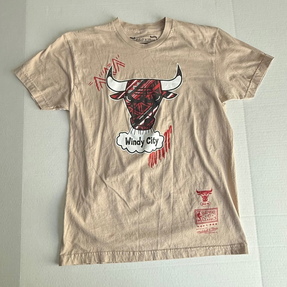 Mitchell & Ness Men's Khaki Chicago Bulls Classics Game Day T-shirt